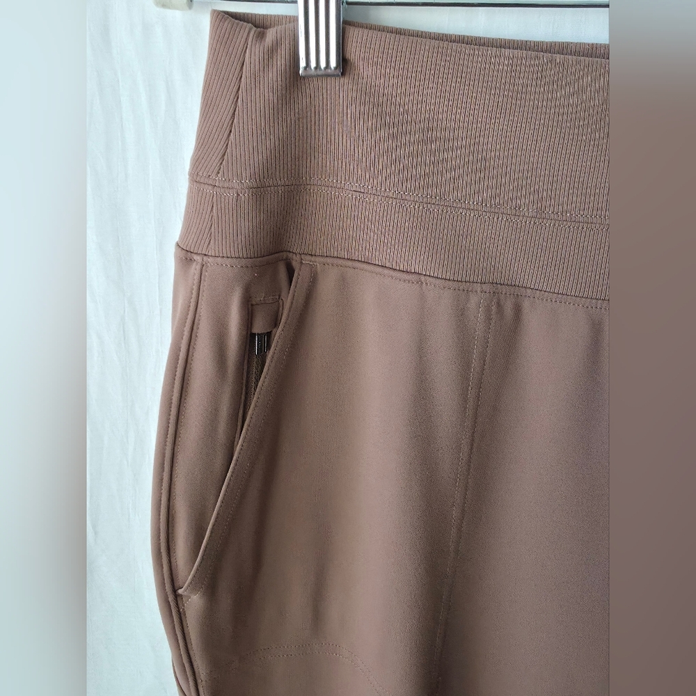 Athleta Venice Joggers High Rise Tan Brown Comfy Athleisure Clean Girl Aesthetic - Picture 4 of 15